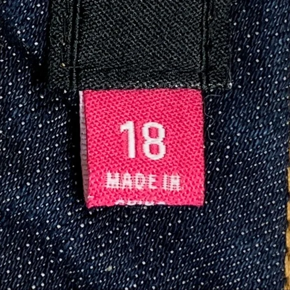 Torrid Denim Jeans Hi-Rise Dark Blue Wash 5 Pocket Stretch Raw Hem - Picture 7 of 12